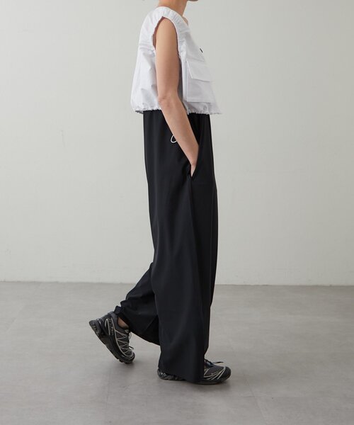 earthy（アーシー）の「【UVカット・吸水速乾】キャミサロペット（サロペット/オーバーオール・レディース・ブラック/モカ・SMALL/MEDIUM）」の13枚目の写真