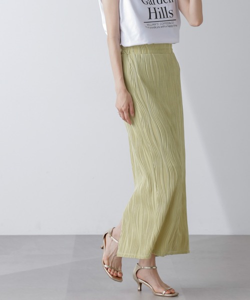 NANO universe(ナノユニバース)の「ウェーブリップルナロースカート(セットアップ可)(スカート・レディース・ライム/チャコール/ベージュ・FREE)」の3枚目の写真