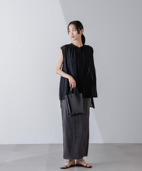 NANO universe(ナノユニバース)の「ウェーブリップルナロースカート(セットアップ可)(スカート・レディース・ライム/チャコール/ベージュ・FREE)」の6枚目の写真