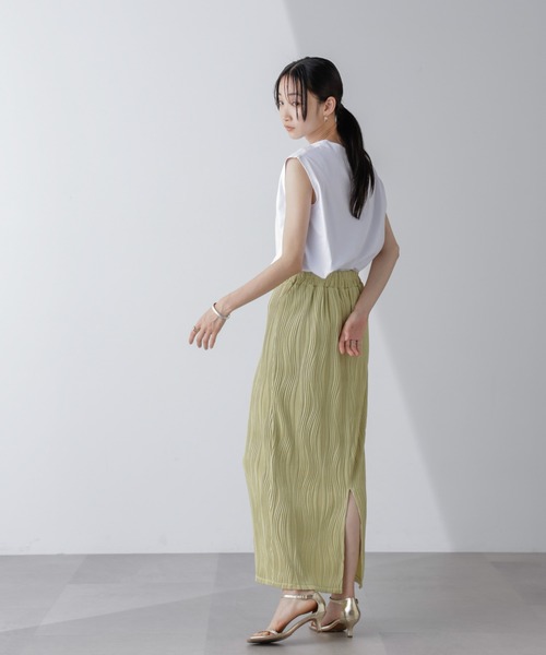 NANO universe(ナノユニバース)の「ウェーブリップルナロースカート(セットアップ可)(スカート・レディース・ライム/チャコール/ベージュ・FREE)」の22枚目の写真