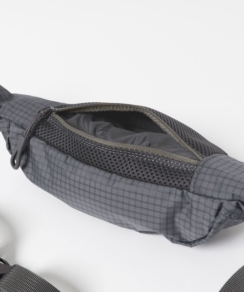 URBAN RESEARCH DOORS(アーバンリサーチドアーズ)の「GOLITE CLING UG(ボディバッグ/ウエストポーチ・メンズ・グリーン/グレー/ブラック・ONE)」の10枚目の写真