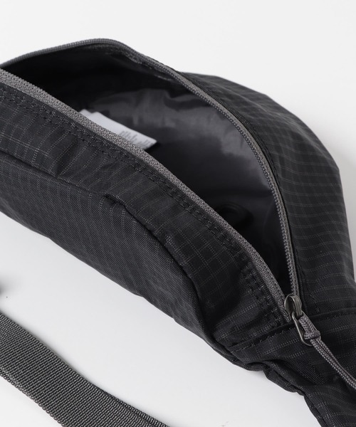 URBAN RESEARCH DOORS(アーバンリサーチドアーズ)の「GOLITE CLING UG(ボディバッグ/ウエストポーチ・メンズ・グリーン/グレー/ブラック・ONE)」の14枚目の写真