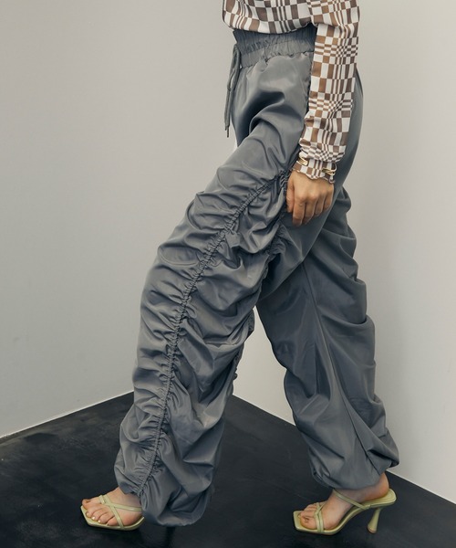 uyu.（ウユ）の「Side Ruffle Design Pants / サイドフリルデザインパンツ【uyu./ウユ】（その他パンツ・レディース・ホワイト/ブラック/ピンク/グレー・FREE）」の19枚目の写真