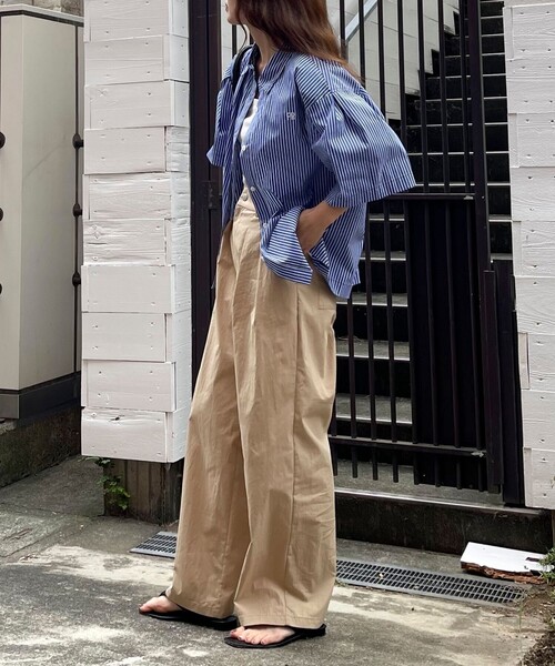 fredy emue（フレディエミュ）の「コットンナイロンタックパンツ（その他パンツ・レディース・ベージュ/ブラック/カーキ・36/38）」の4枚目の写真