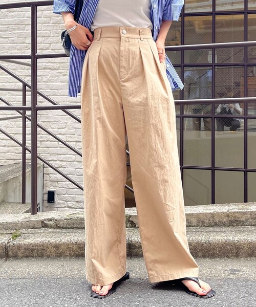 fredy emue（フレディエミュ）の「コットンナイロンタックパンツ（その他パンツ・レディース・ベージュ/ブラック/カーキ・36/38）」の8枚目の写真