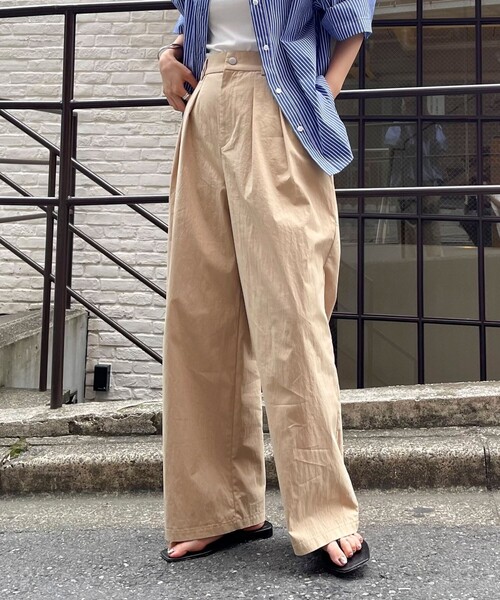 fredy emue（フレディエミュ）の「コットンナイロンタックパンツ（その他パンツ・レディース・ベージュ/ブラック/カーキ・36/38）」の11枚目の写真