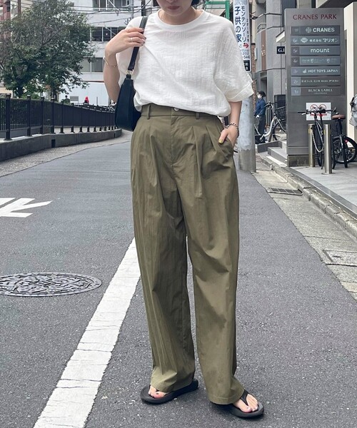 fredy emue（フレディエミュ）の「コットンナイロンタックパンツ（その他パンツ・レディース・ベージュ/ブラック/カーキ・36/38）」の16枚目の写真