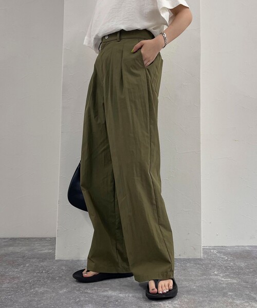 fredy emue（フレディエミュ）の「コットンナイロンタックパンツ（その他パンツ・レディース・ベージュ/ブラック/カーキ・36/38）」の20枚目の写真