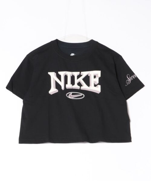 NIKE(ナイキ)の「NIKE ナイキ W VARZITY SS TEE ショートスリーブ FZ2856 010BLK(Tシャツ/カットソー・レディース・ブラック・SMALL/X-SMALL/LARGE/MEDIUM)」の1枚目の写真