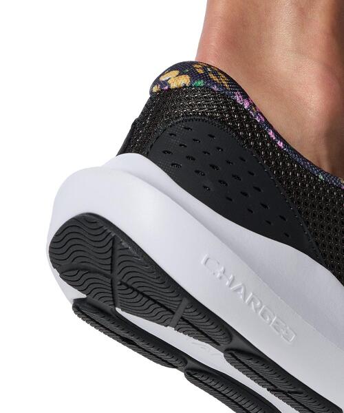 UNDER ARMOUR(アンダーアーマー)の「UAチャージド サージ4 プリント(ランニング/レディース)(スニーカー・レディース・ブラック・23.0cm/24.5cm/24.0cm/25.0cm/25.5cm/23.5cm/22.5cm)」の9枚目の写真