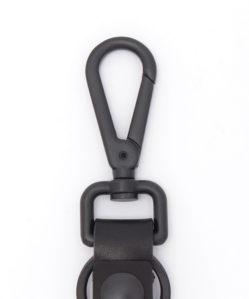PATRICK STEPHAN（パトリックステファン）の「Leather key holder 'snap'　キーホルダー（キーホルダー・メンズ・ブラック×ブラック/ブラック×シルバー/シルバー系その他2・FREE）」の5枚目の写真
