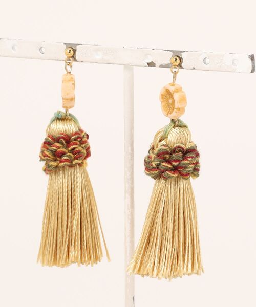 tone（トーン）の「【イナカノアトリエ】フラワービーズとタッセルピアス(GS)（ピアス（両耳用）・レディース・ベージュ/グリーン/レッド・FREE）」の10枚目の写真
