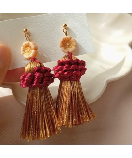 tone（トーン）の「【イナカノアトリエ】フラワービーズとタッセルピアス(GS)（ピアス（両耳用）・レディース・ベージュ/グリーン/レッド・FREE）」の6枚目の写真