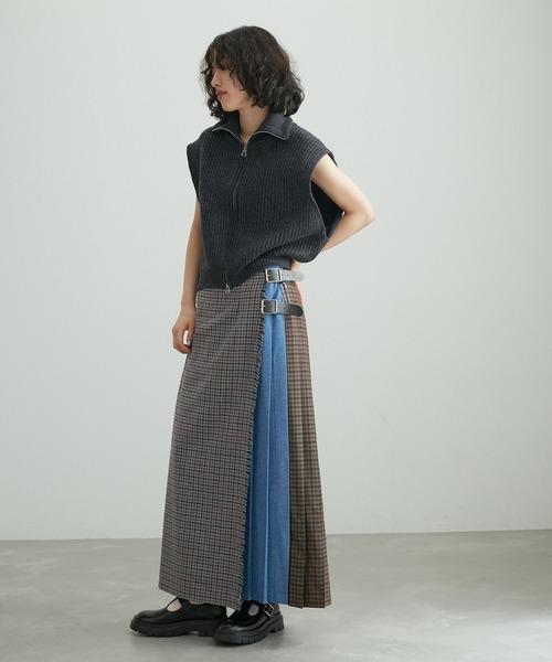 ADAM ET ROPE'(アダムエロペ)の「【O'Neil of Dublin for ADAM ET ROPE'】COMBI FASHION MAXI KILT (93CM)(スカート・レディース・グレー・10/8)」の4枚目の写真