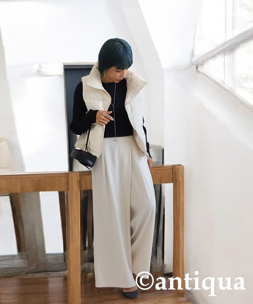 antiqua(アンティカ)の「ジオメタリック柄ショートダウンベスト(ダウンベスト・レディース・アイボリー/ブラック/カーキ・ONESIZE)」の5枚目の写真