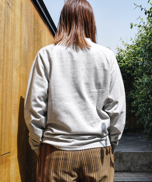 roial(ロイアル)の「DESIGN TEE/ROIAL(ロイアル)ユニセックスワンポイントロゴ長袖ロンT(Tシャツ/カットソー・メンズ・ホワイト/オートミール/ネイビー・MEDIUM/LARGE)」の13枚目の写真