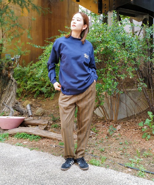 roial(ロイアル)の「DESIGN TEE/ROIAL(ロイアル)ユニセックスワンポイントロゴ長袖ロンT(Tシャツ/カットソー・メンズ・ホワイト/オートミール/ネイビー・MEDIUM/LARGE)」の15枚目の写真