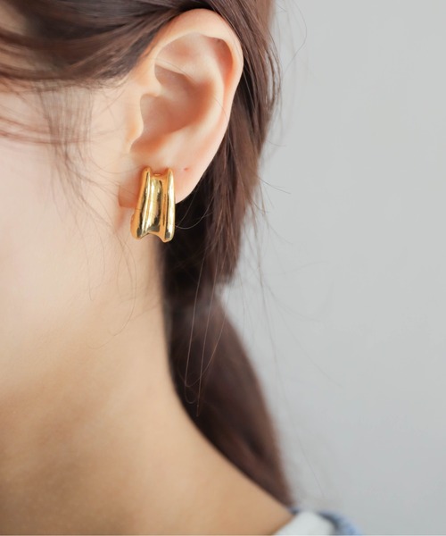 rapiecage(ラピエサージュ)の「ボリュームメタルイヤリング(イヤリング・レディース・ゴールド/シルバー・FREE)」の3枚目の写真