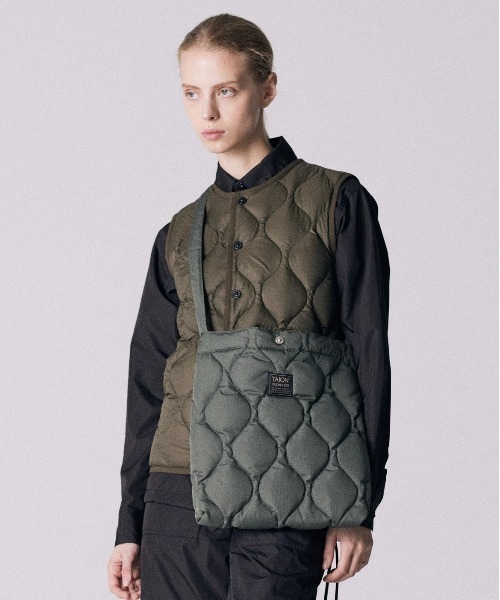 TAION(タイオン)の「【TAION】タイオン MILITARY CROSS BODY DOWN BAG-MEDIUM TAION-BG05ML-M(トートバッグ・メンズ・その他1/ダークネイビー/ブラック/ブラウン系その他/ダークオリーブ/その他・ONE SIZE)」の1枚目の写真