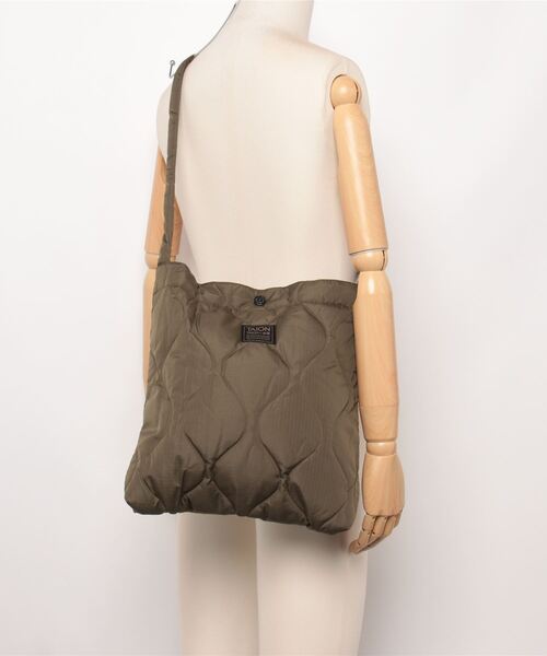 TAION(タイオン)の「【TAION】タイオン MILITARY CROSS BODY DOWN BAG-MEDIUM TAION-BG05ML-M(トートバッグ・メンズ・その他1/ダークネイビー/ブラック/ブラウン系その他/ダークオリーブ/その他・ONE SIZE)」の11枚目の写真