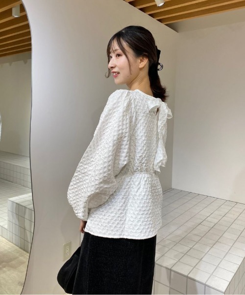 flower（フラワー）の「ワッフルジャガードブラウス（シャツ/ブラウス・レディース・ブラック/ホワイト・FREE）」の9枚目の写真