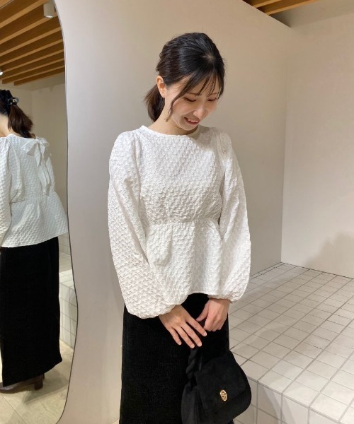 flower（フラワー）の「ワッフルジャガードブラウス（シャツ/ブラウス・レディース・ブラック/ホワイト・FREE）」の10枚目の写真