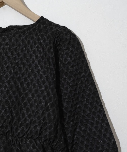 flower（フラワー）の「ワッフルジャガードブラウス（シャツ/ブラウス・レディース・ブラック/ホワイト・FREE）」の22枚目の写真