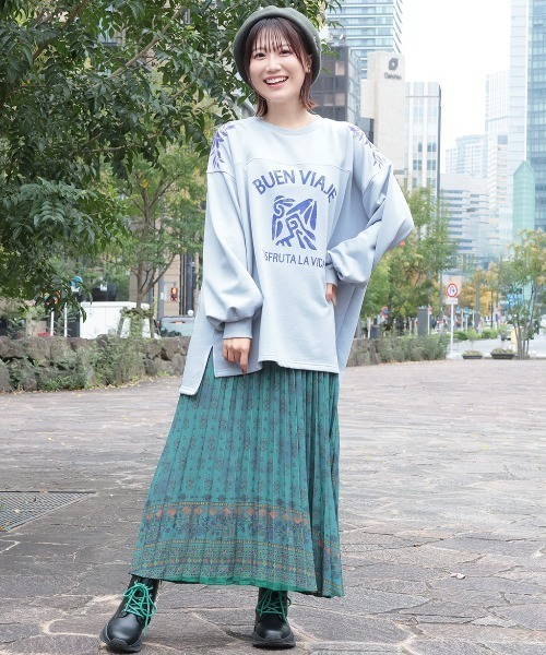 チチカカ（チチカカ）の「マヤ文字ショルダー刺繍プルオーバー（スウェット・レディース・グレー/チャコールグレー/カーキ・FREE）」の5枚目の写真