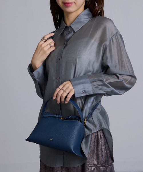 tov(トーヴ)の「【TOV】CROSS S T25S07B542(ショルダーバッグ・レディース・ネイビー/ベージュ/ブラック/アイボリー/グレー・FREE)」の5枚目の写真