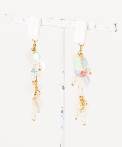 tone(トーン)の「【atelier*mio】クレイ × ドットスパンコール costume jewelry pierce(ピアス(両耳用)・レディース・ホワイト/ブラック・FREE)」の1枚目の写真