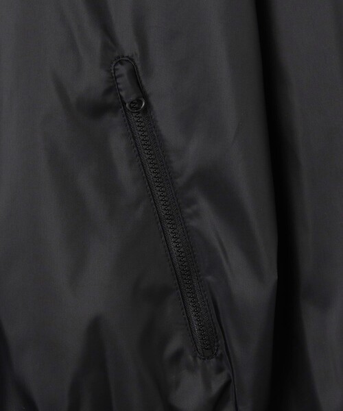 NIKE(ナイキ)の「限定展開 NIKE/ナイキ スポーツウェア ウィンドランナー フーデッド ジャケット / DA0002-010(ナイロンジャケット・メンズ・ブラック・MEDIUM/X-LARGE/XX-LARGE/LARGE)」の6枚目の写真