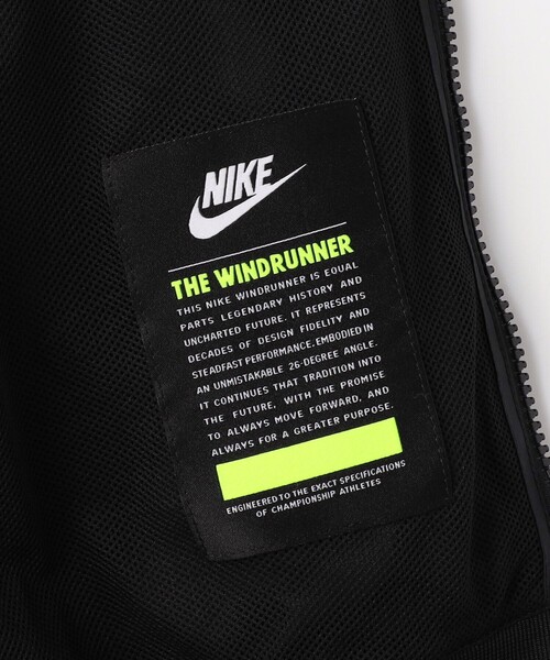 NIKE(ナイキ)の「限定展開 NIKE/ナイキ スポーツウェア ウィンドランナー フーデッド ジャケット / DA0002-010(ナイロンジャケット・メンズ・ブラック・MEDIUM/X-LARGE/XX-LARGE/LARGE)」の2枚目の写真