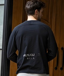 1PIU1UGUALE3 RELAX(ウノピゥウノウグァーレトレ リラックス)バックプリント ラインストーンロゴ クルーネック ロングTシャツ
