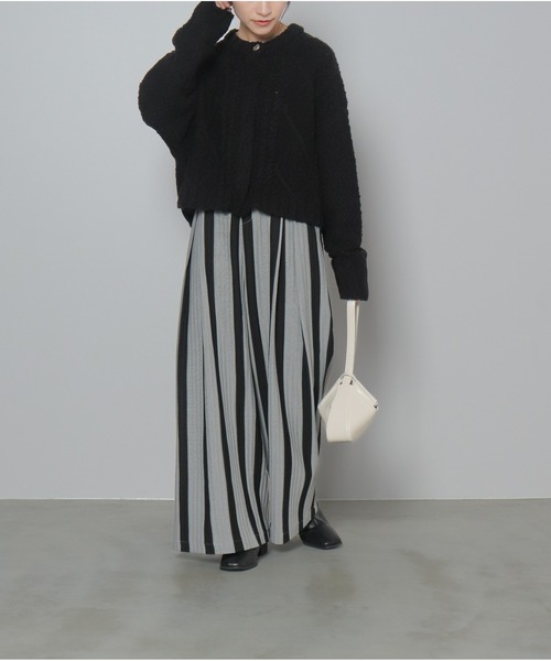 OandI(オーアンドアイ)の「柄編みクロップド丈クルーカーディガン(カーディガン/ボレロ・レディース・アイボリー/ブラック/ブルーグレー・FREE)」の11枚目の写真