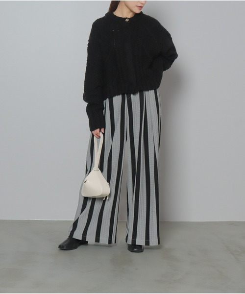 OandI(オーアンドアイ)の「柄編みクロップド丈クルーカーディガン(カーディガン/ボレロ・レディース・アイボリー/ブラック/ブルーグレー・FREE)」の12枚目の写真