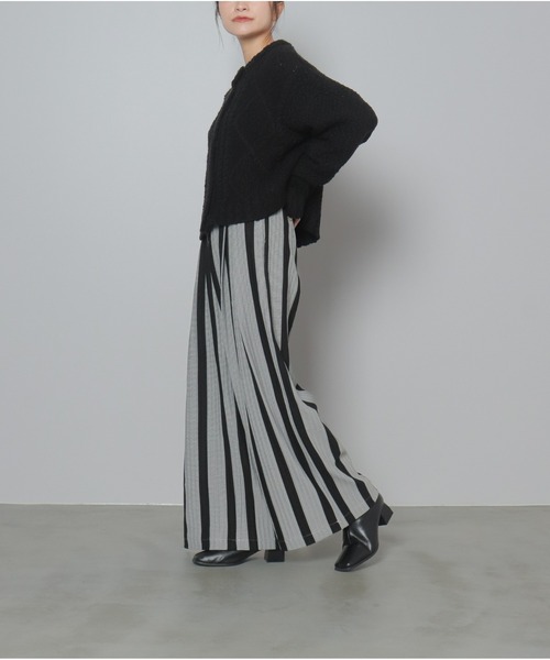 OandI(オーアンドアイ)の「柄編みクロップド丈クルーカーディガン(カーディガン/ボレロ・レディース・アイボリー/ブラック/ブルーグレー・FREE)」の14枚目の写真