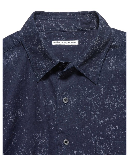 uniform experiment(ユニフォームエクスペリメント)の「INDIGO PRINT DRAWCORD SHIRT(シャツ/ブラウス・メンズ・ネイビー/ホワイト・1/2/3/4)」の9枚目の写真