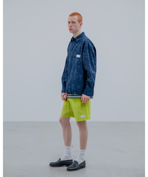 uniform experiment(ユニフォームエクスペリメント)の「INDIGO PRINT DRAWCORD SHIRT(シャツ/ブラウス・メンズ・ネイビー/ホワイト・1/2/3/4)」の4枚目の写真