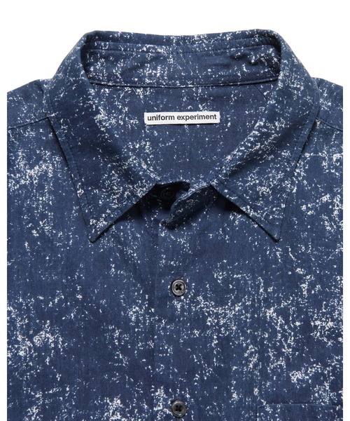 uniform experiment(ユニフォームエクスペリメント)の「INDIGO PRINT DRAWCORD SHIRT(シャツ/ブラウス・メンズ・ネイビー/ホワイト・1/2/3/4)」の6枚目の写真