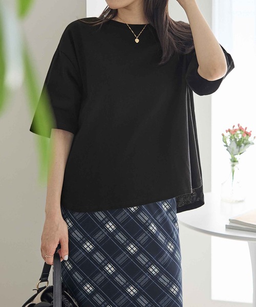 CHAN ME（チャンミ）の「綿100％ラウンドヘム半袖オーバーサイズTシャツ（ショート丈）（Tシャツ/カットソー・レディース・カーキ/杢グレー/ピンク系/イエロー/チャコールグレー/ホワイト/グレイッシュベージュ/ブラック・MEDIUM/X-LARGE/LARGE）」の2枚目の写真