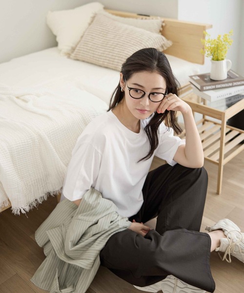 CHAN ME（チャンミ）の「綿100％ラウンドヘム半袖オーバーサイズTシャツ（ショート丈）（Tシャツ/カットソー・レディース・カーキ/杢グレー/ピンク系/イエロー/チャコールグレー/ホワイト/グレイッシュベージュ/ブラック・MEDIUM/X-LARGE/LARGE）」の14枚目の写真