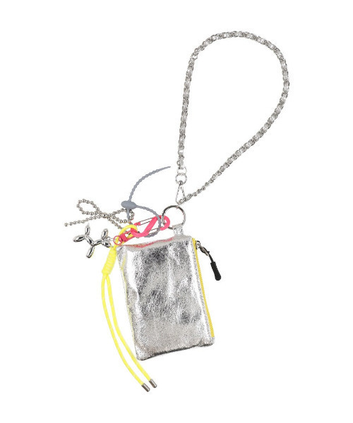 cache cache（カシュ カシュ）の「カシュカシュ cachecache / ミニポーチ付じゃらじゃらチャーム（ポーチ・レディース・シルバー/ゴールド/ブラック・FREE）」の8枚目の写真