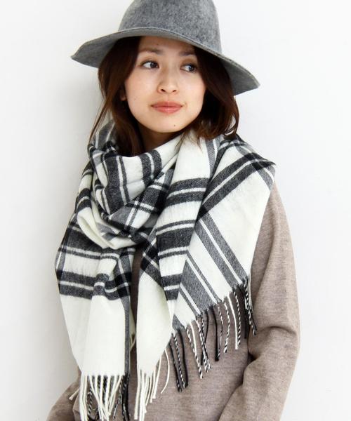 BEAUTY&YOUTH UNITED ARROWS(ビューティーアンドユースユナイテッドアローズ)の「BY チェックストール◆(ストール/ショール・レディース・ホワイト/グレー/ダークグリーン/ブラック/ライトグレー・フリー)」の2枚目の写真