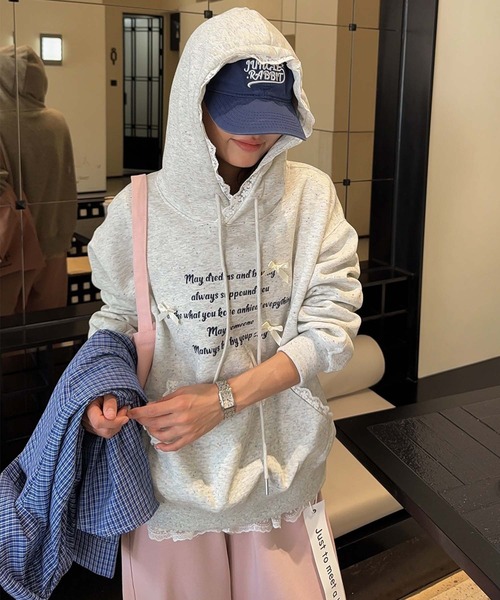 aimoha（アイモハ）の「フリル付きロゴパーカーデザイン（パーカー・レディース・ライトベージュ/ブルー/ピンク/ライトグレー・FREE）」の9枚目の写真