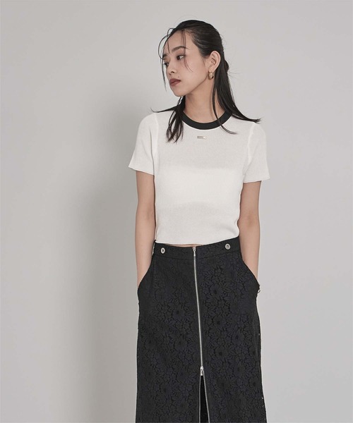 miette(ミエット)の「シルバープレート付き配色プルオーバー(ニット/セーター・レディース・ブルー/グレー/オフホワイト/ブラック/ライトベージュ/レッド・FREE)」の10枚目の写真