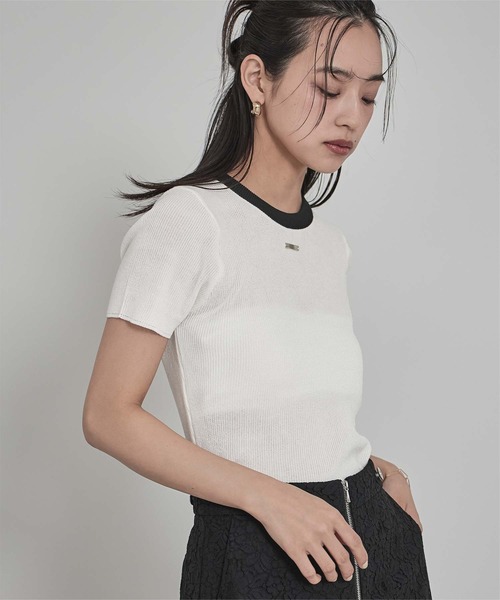 miette(ミエット)の「シルバープレート付き配色プルオーバー(ニット/セーター・レディース・ブルー/グレー/オフホワイト/ブラック/ライトベージュ/レッド・FREE)」の14枚目の写真
