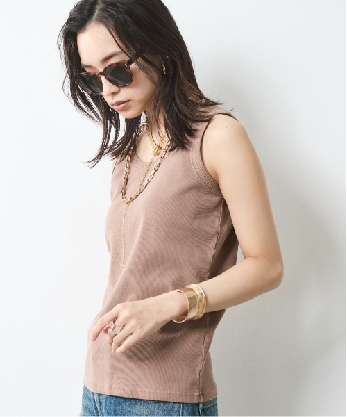 CHIC STYLE（シックスタイル）の「テレコタンクトップ＜大きいサイズ有＞シックスタイル（タンクトップ・レディース・オフホワイト/モカ/チャコール・M/L/LL/3L/4L/5L）」の3枚目の写真