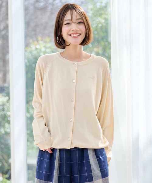 Arnold Palmer（アーノルドパーマー）の「リネンタッチ エアリ― ニット カーディガン（カーディガン/ボレロ・レディース・アイボリー/ブラック/ピンク・S/M/L）」の2枚目の写真