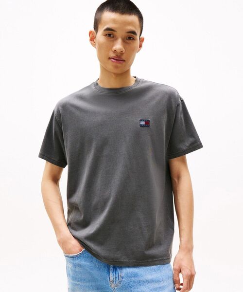 tommy jeans(トミー ジーンズ)の「リラックスラベルTシャツ(Tシャツ/カットソー・メンズ・グレー/レッド/グリーン/マルチ/ブルー・SMALL/MEDIUM/LARGE/X-LARGE)」の2枚目の写真