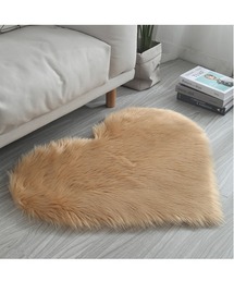 CELENA BEATS（セレナビーツ）の「シャギーファー ハートデザイン ラグマット ブランケット（ラグ/マット）」